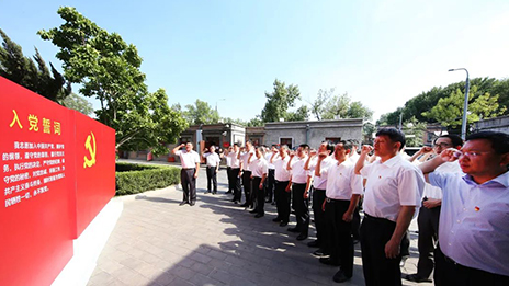 北京日报专版刊文：党旗下，以坚定信心迈向“百年总”
