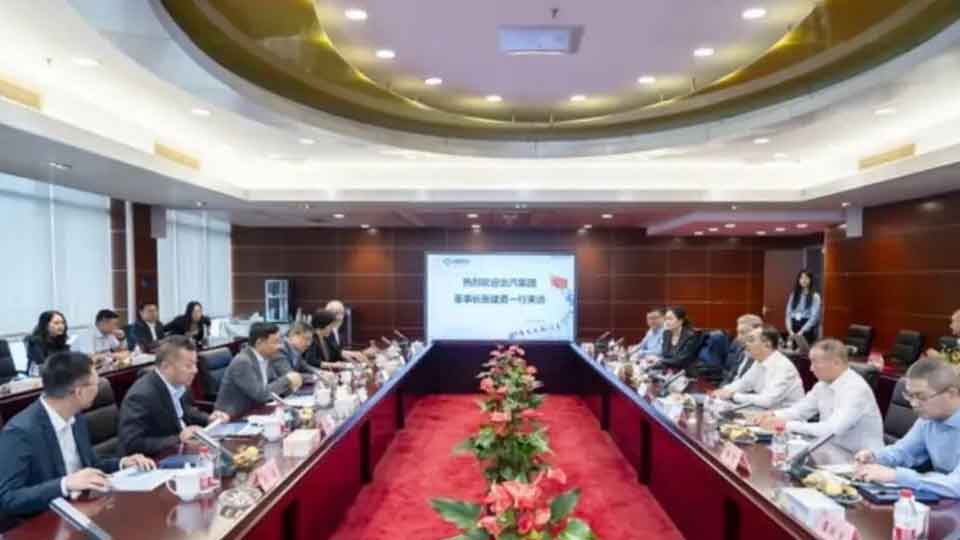 张建勇与福耀集团董事长曹晖会谈，共启合作新篇章