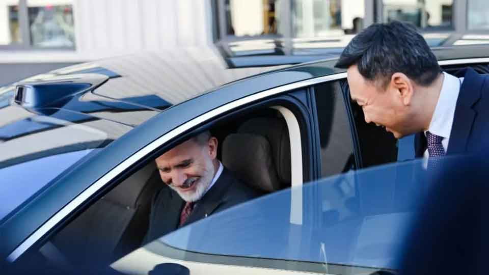 西班牙国王费利佩六世为享界 S9T 驻足：它“非常美”